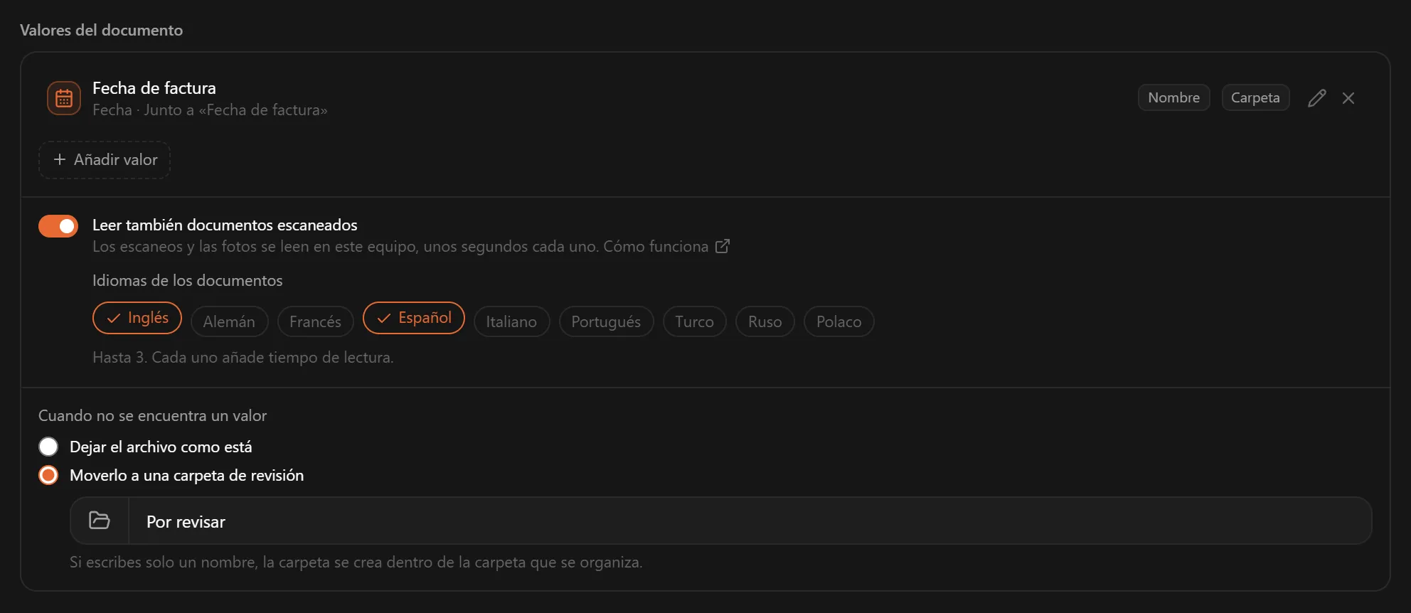 El panel Valores del documento con Fecha de factura, la lectura de documentos escaneados activada y los archivos cuyo valor no se encuentra yendo a una carpeta Por revisar